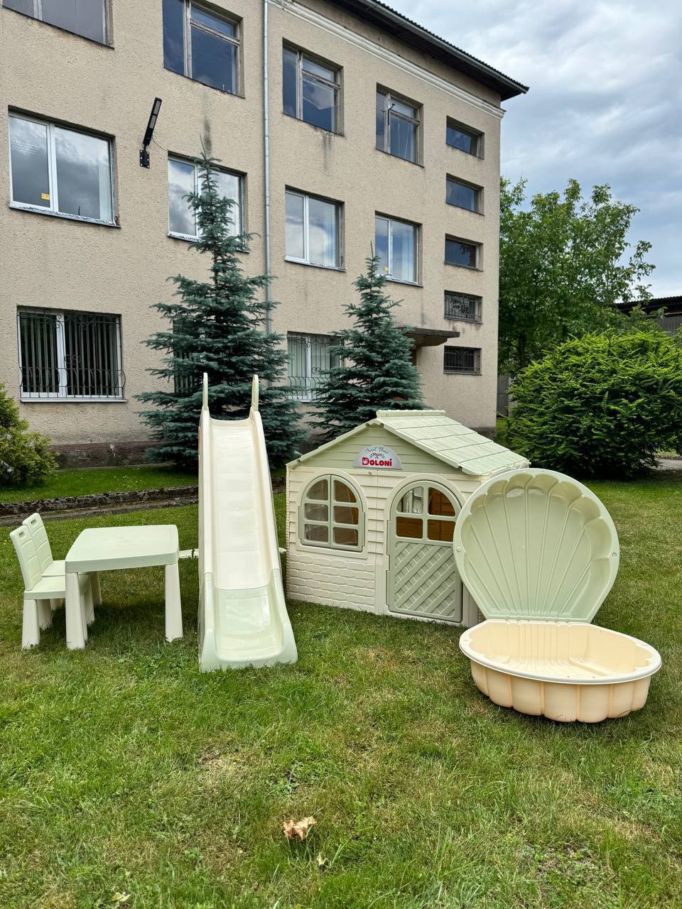 Хакі колір